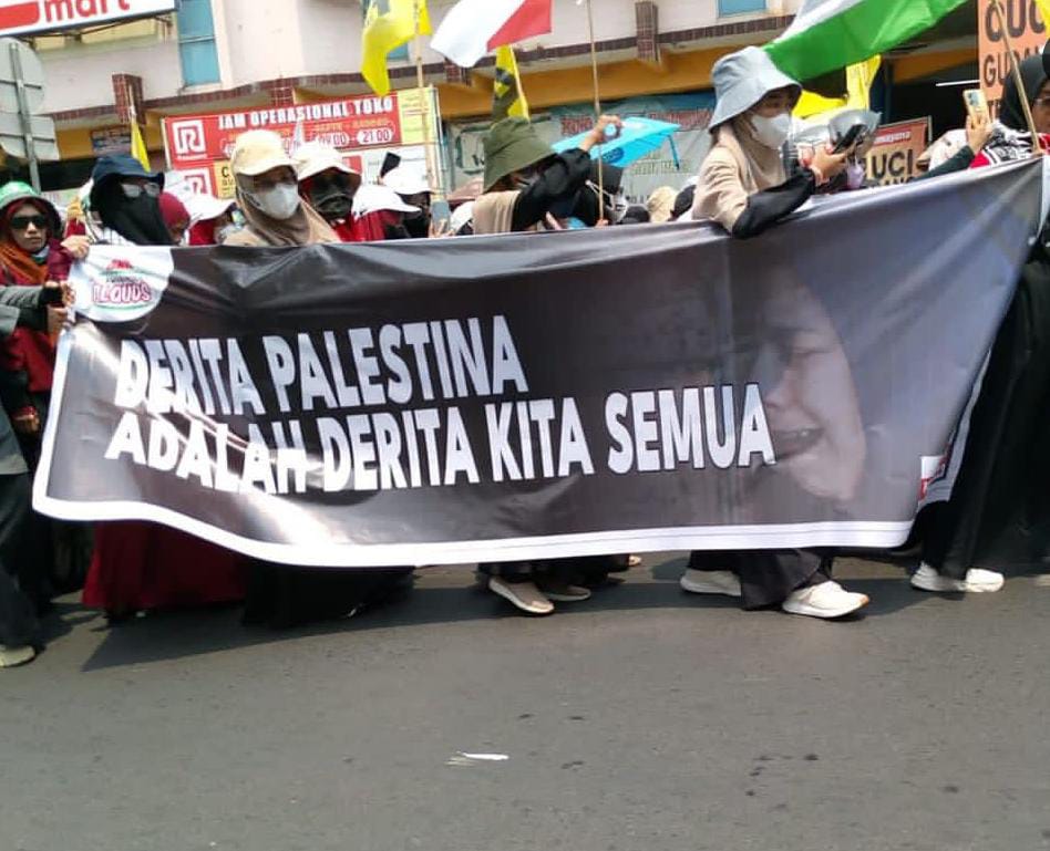 Massa Aksi Bela Palestina Berkumpul di Tugu Adipura Bandar Lampung