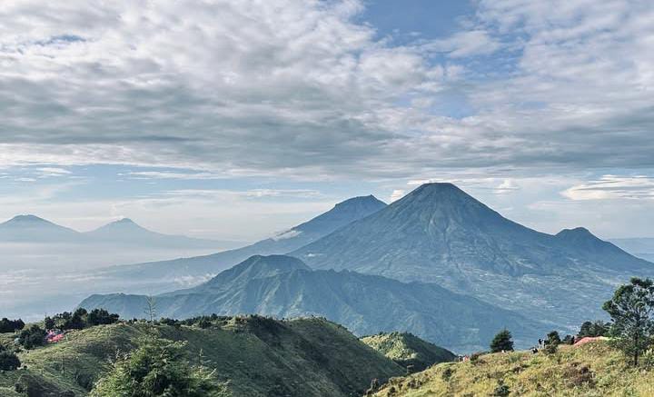 Wisata Sunrise di Puncak Prau