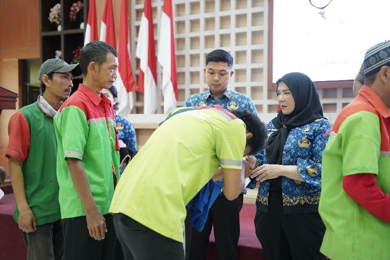 Pemkot Bandar Lampung Salurkan THR dan Dana Operasional Jelang Hari Raya