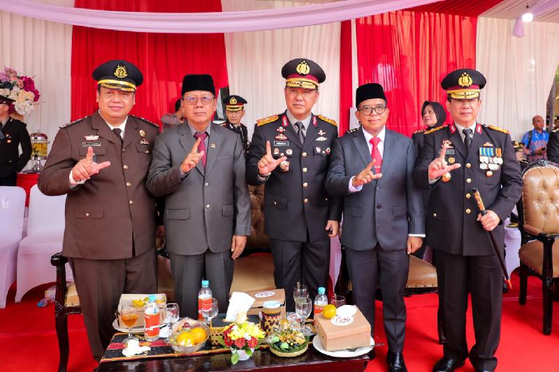 Pj Gubernur Samsudin Hadiri Upacara Peringatan Hari Bhayangkara di Mapolda Lampung