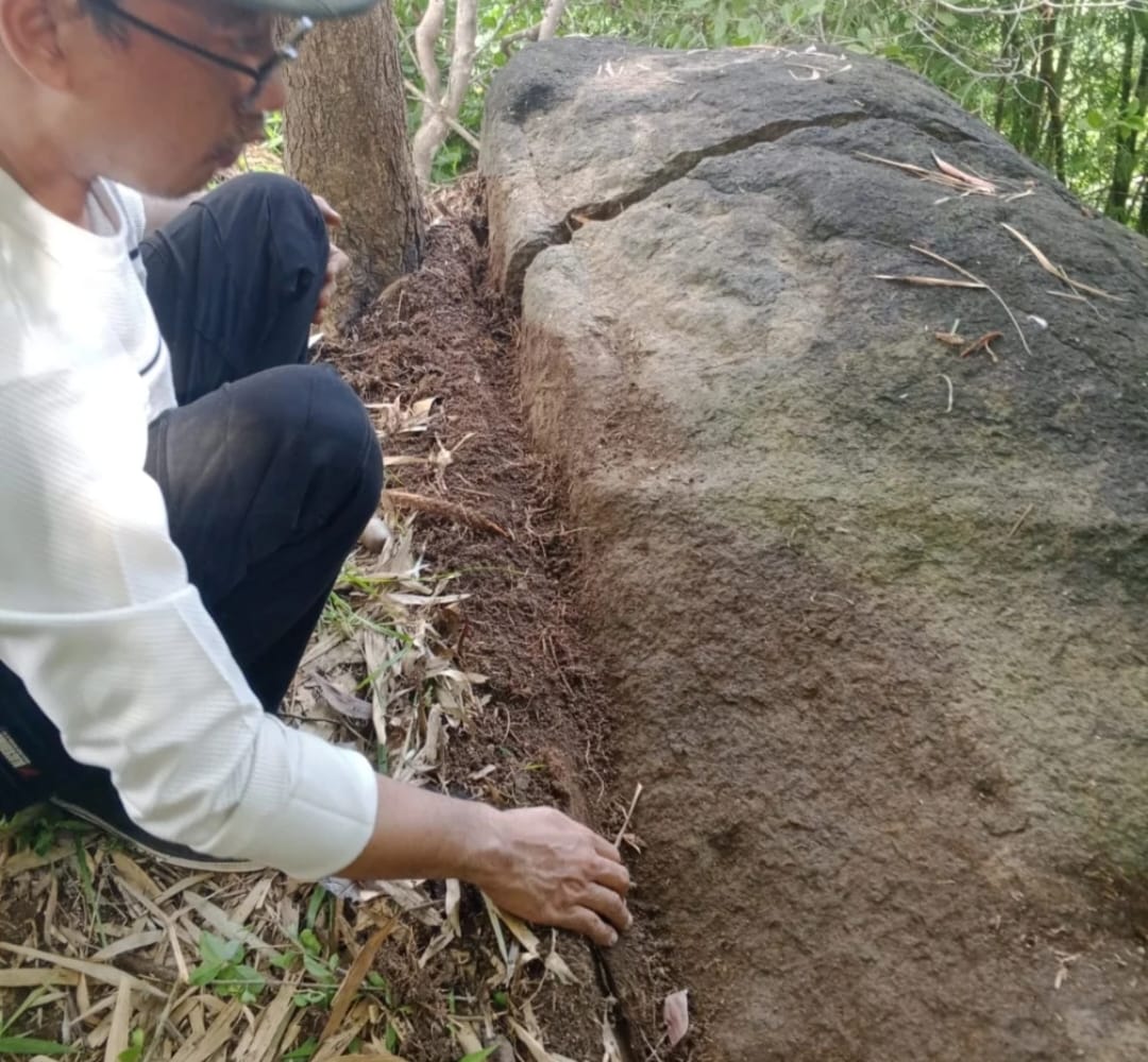 Misteri Prasasti Tapak Bimo di Pacitan, Simbol Tapak Kaki dan Aksara Kuno