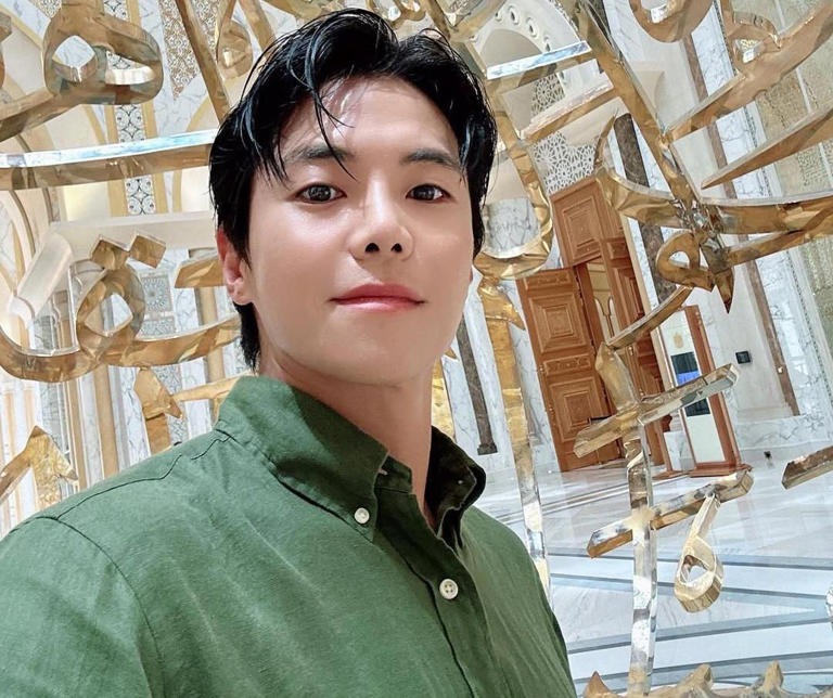 Kisah 5 Aktor Korea yang Pernah Jadi Kurir Sebelum Tenar