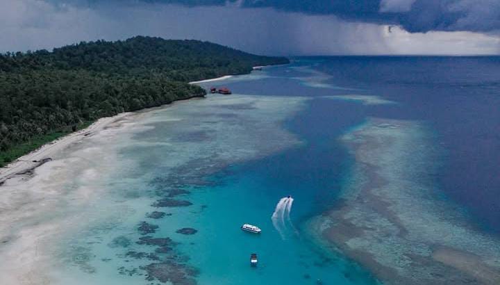 Pulau Maratua, Permata Terluar Indonesia dengan Pesona Bahari Mendunia