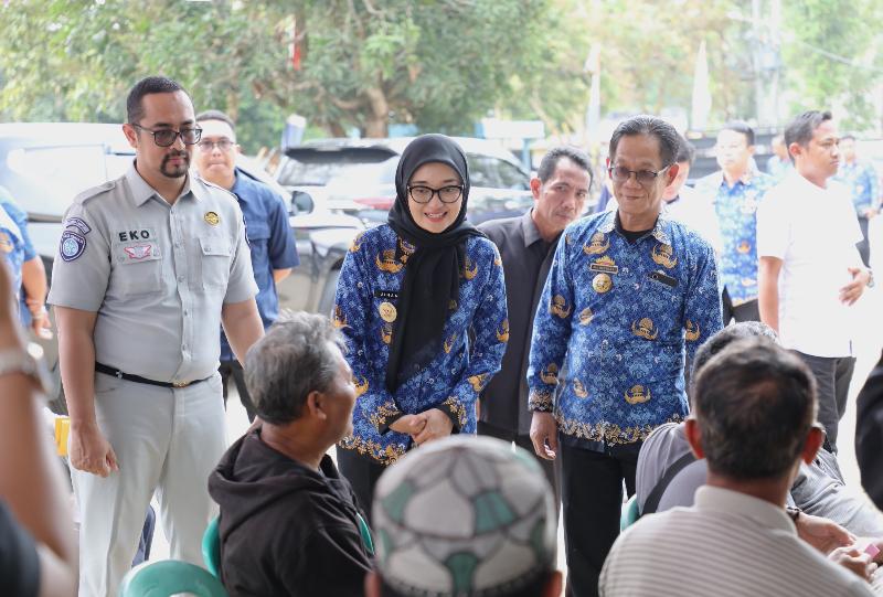 Pastikan Kenyamanan Masyarakat Mengakses Layanan,Wagub Jihan Tinjau Pelaksanaan Program Pemutihan