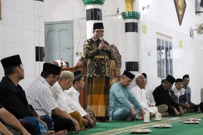 Shalat Subuh Berjamaah di Tanggamus, Pj Gubernur Samsudin Ajak Masyarakat Jaga Kondusivitas Jelang Pilkada