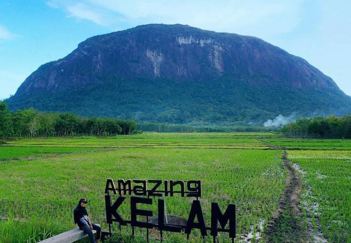Bukit Kelam, Keagungan Batu Tunggal di Tanah Borneo