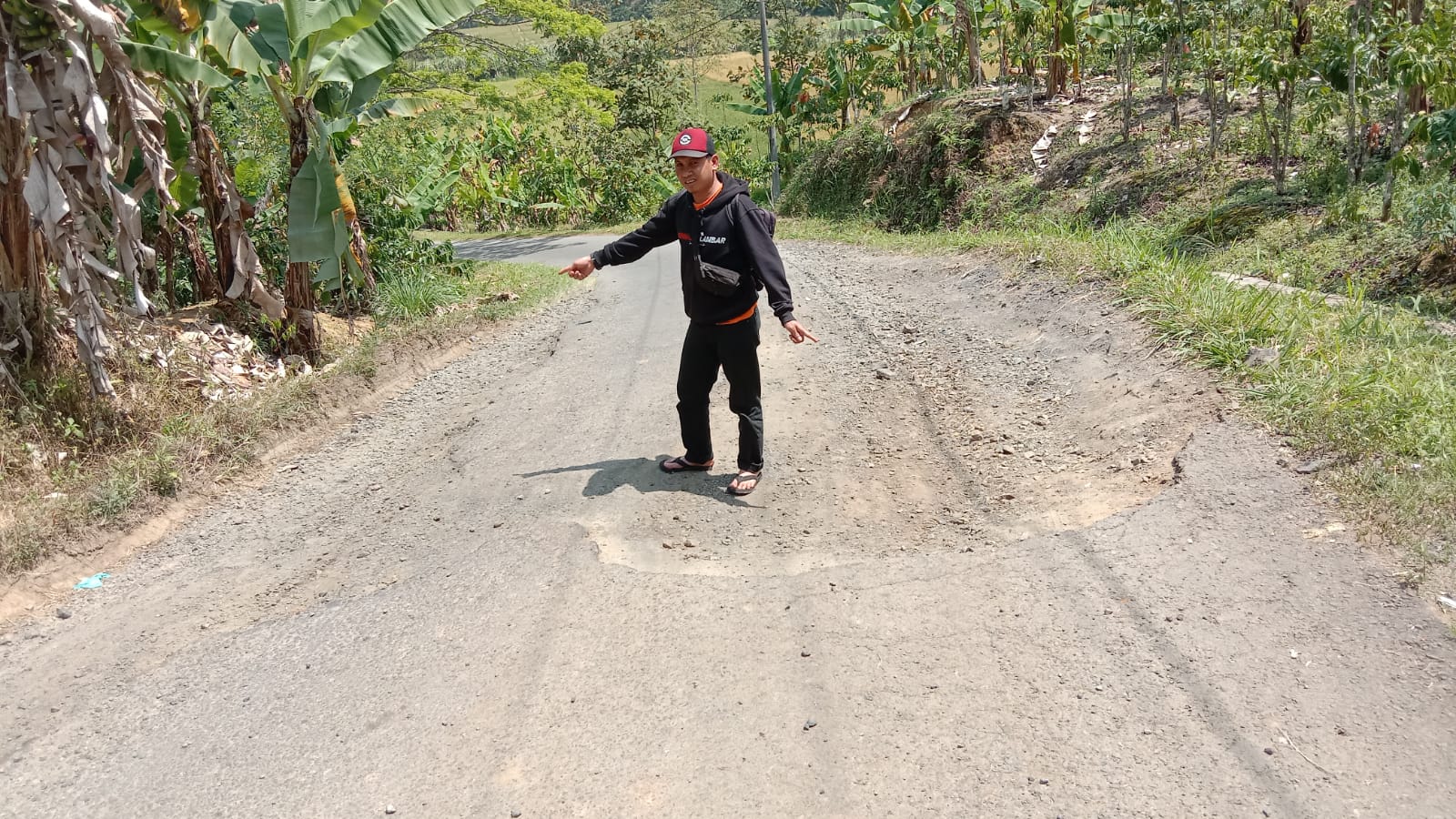Warga Minta Perbaikan Jalan Provinsi Antara Puramekar Dengan Ciptawaras