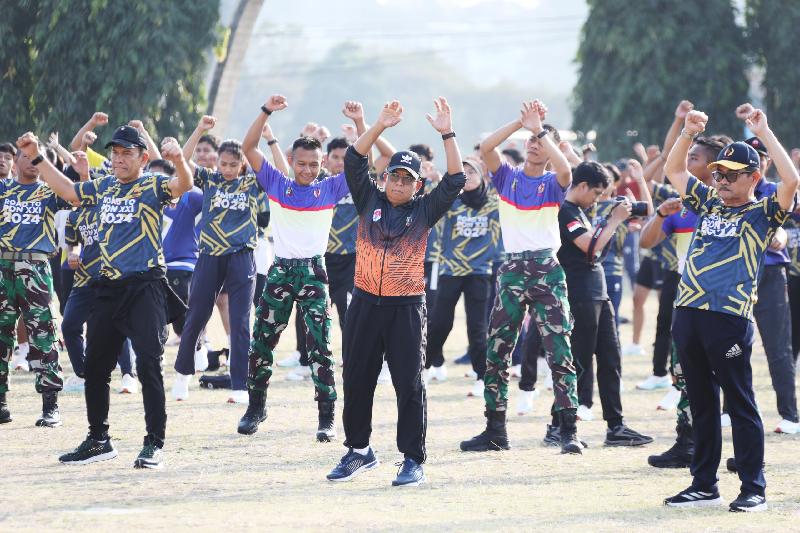 Pj Gubernur Samsudin Senam Bersama Atlet PON Lampung