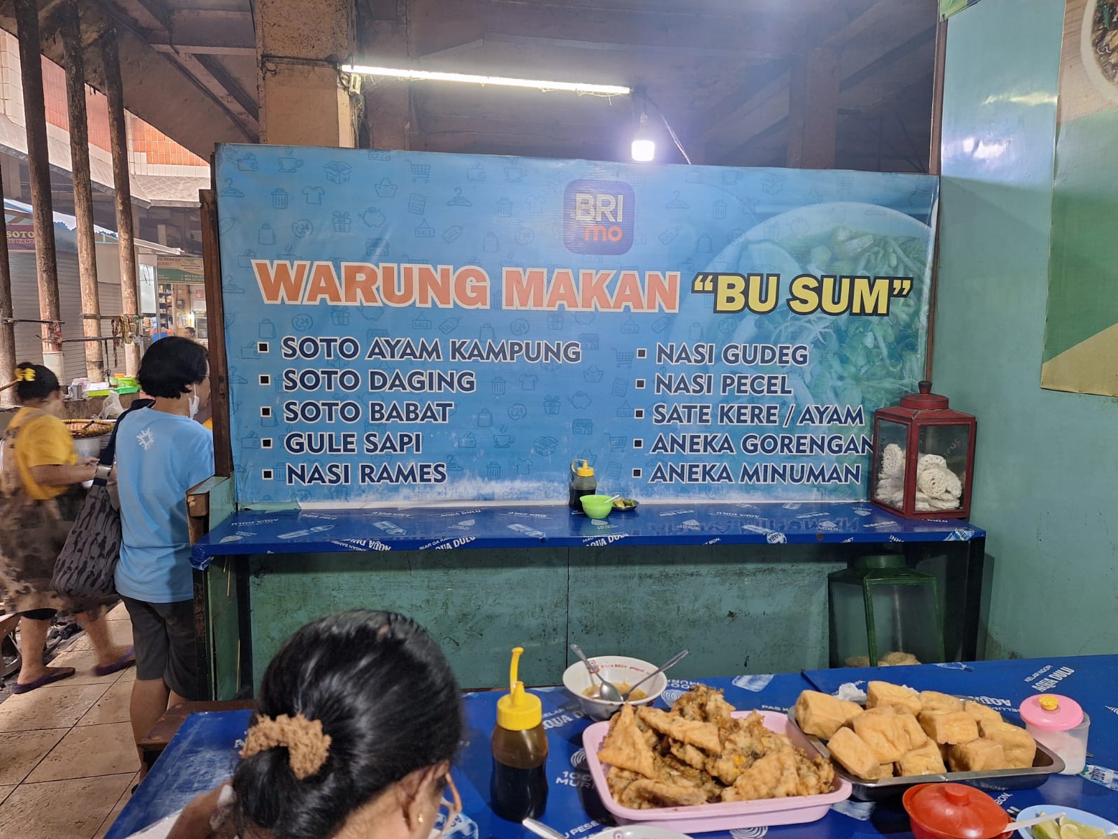 Warung Legendaris Bu Sum: Makin Laris Berkat Pendanaan UMKM dari BRI
