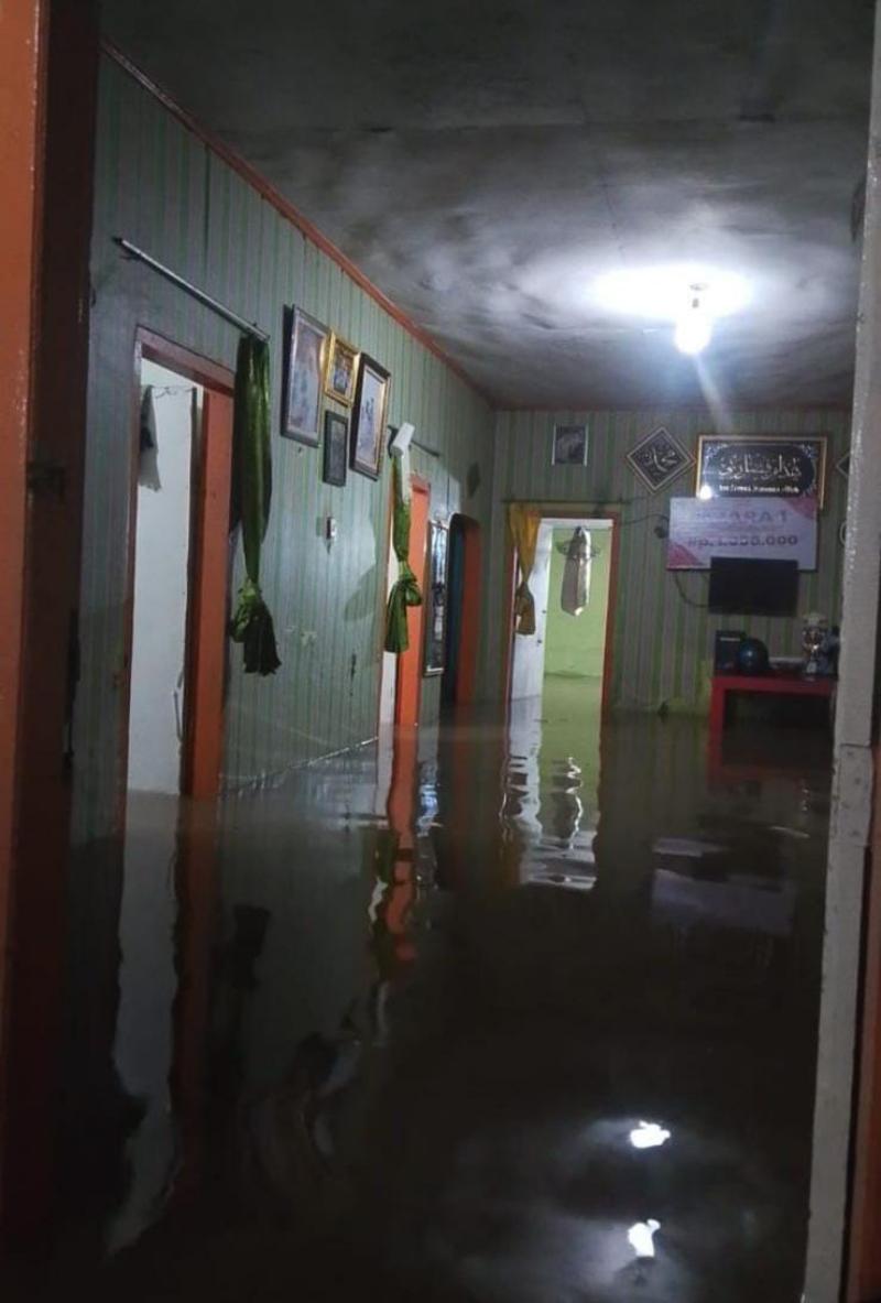 Hujan Deras Guyur Bandar Lampung, Sejumlah Wilayah Terendam Banjir
