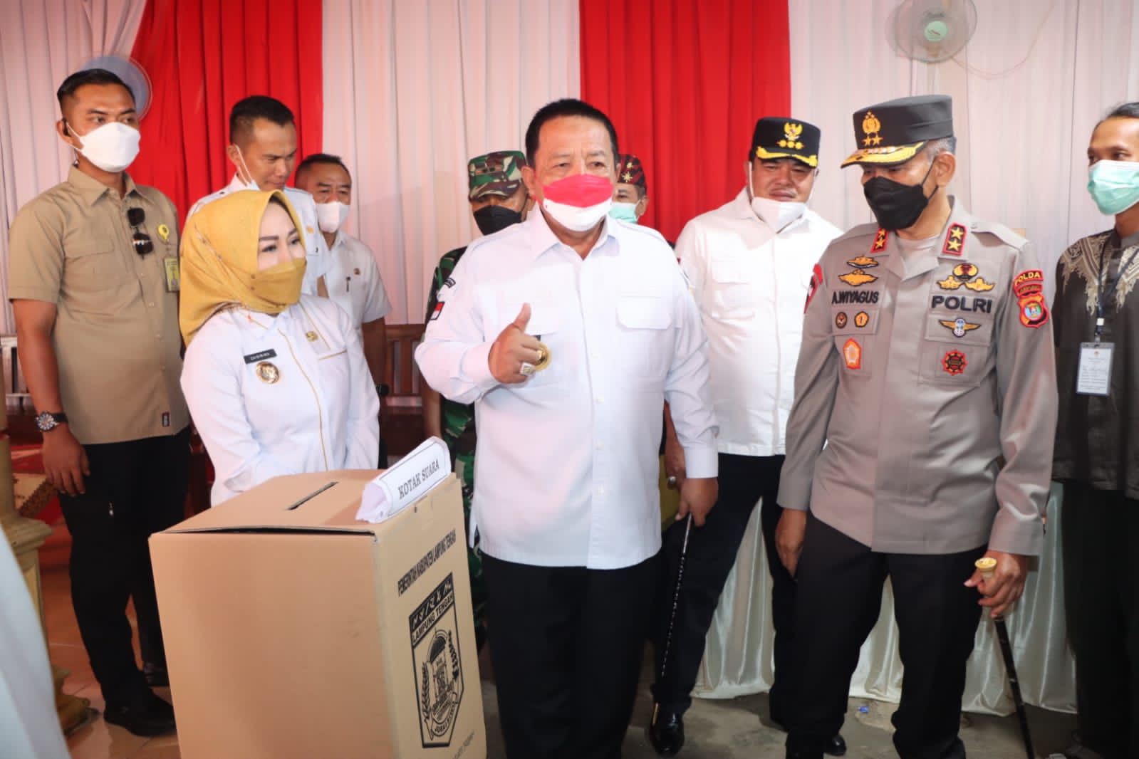 Gubernur Arinal Tinjau Pelaksanaan Pemilihan Kepala Kampung Serentak di Lamteng
