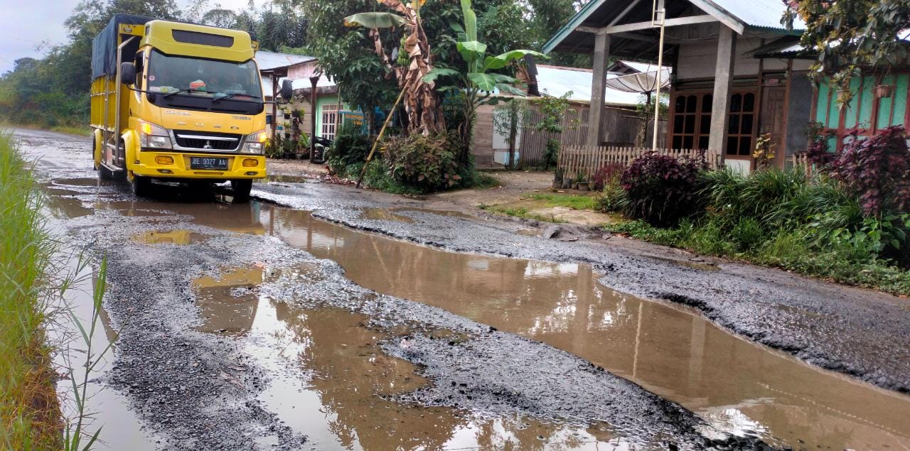 Kerusakan Ruas Jalan Liwa-BTS Sumsel Segera Ditangani