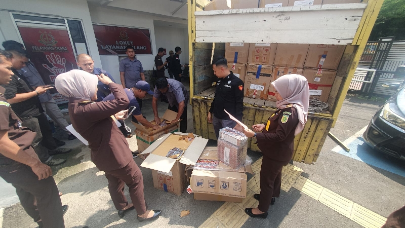 Bea Cukai Tegaskan Komitmen, Perkara Rokok Ilegal Resmi Dilimpahkan ke Kejaksaan Negeri Lampung Utara