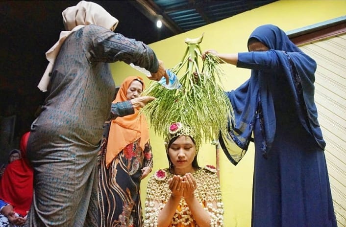 Upacara Adat Badudus Mandaring: Ritual Penyucian Suci Masyarakat Dayak