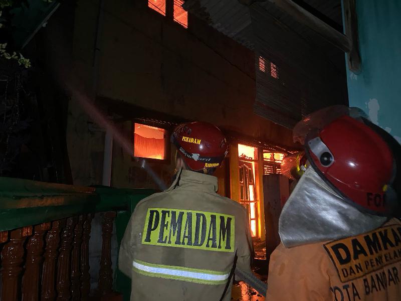 Diduga Alami Korsleting Listrik, Satu Unit Rumah di Kedaton Bandar Lampung Terbakar