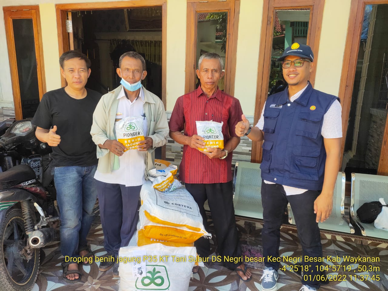 UPTD Pertanian Negeri Besar Distribusikan Bantuan Bibit Jagung ke Kelompok Tani
