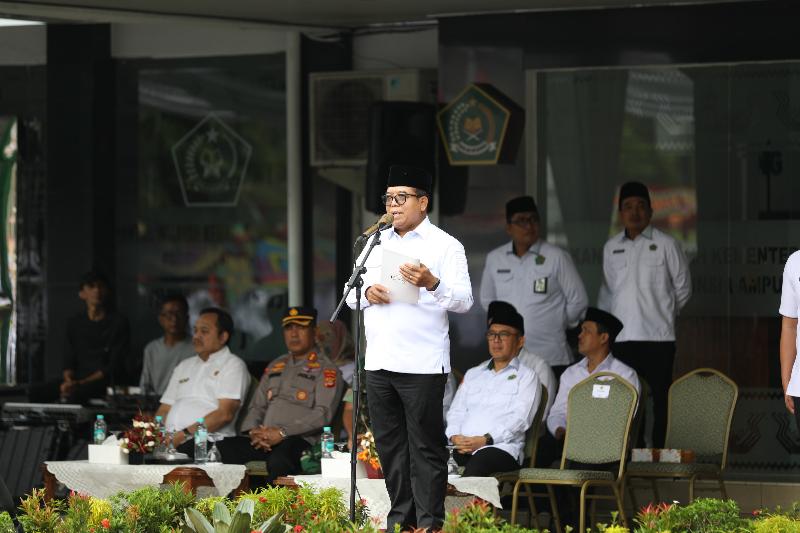 Jadi Pembina Upacara Hari Amal Bakti Kemenag, Pj Gubernur Samsudin Sampaikan Amanat Menteri Agama