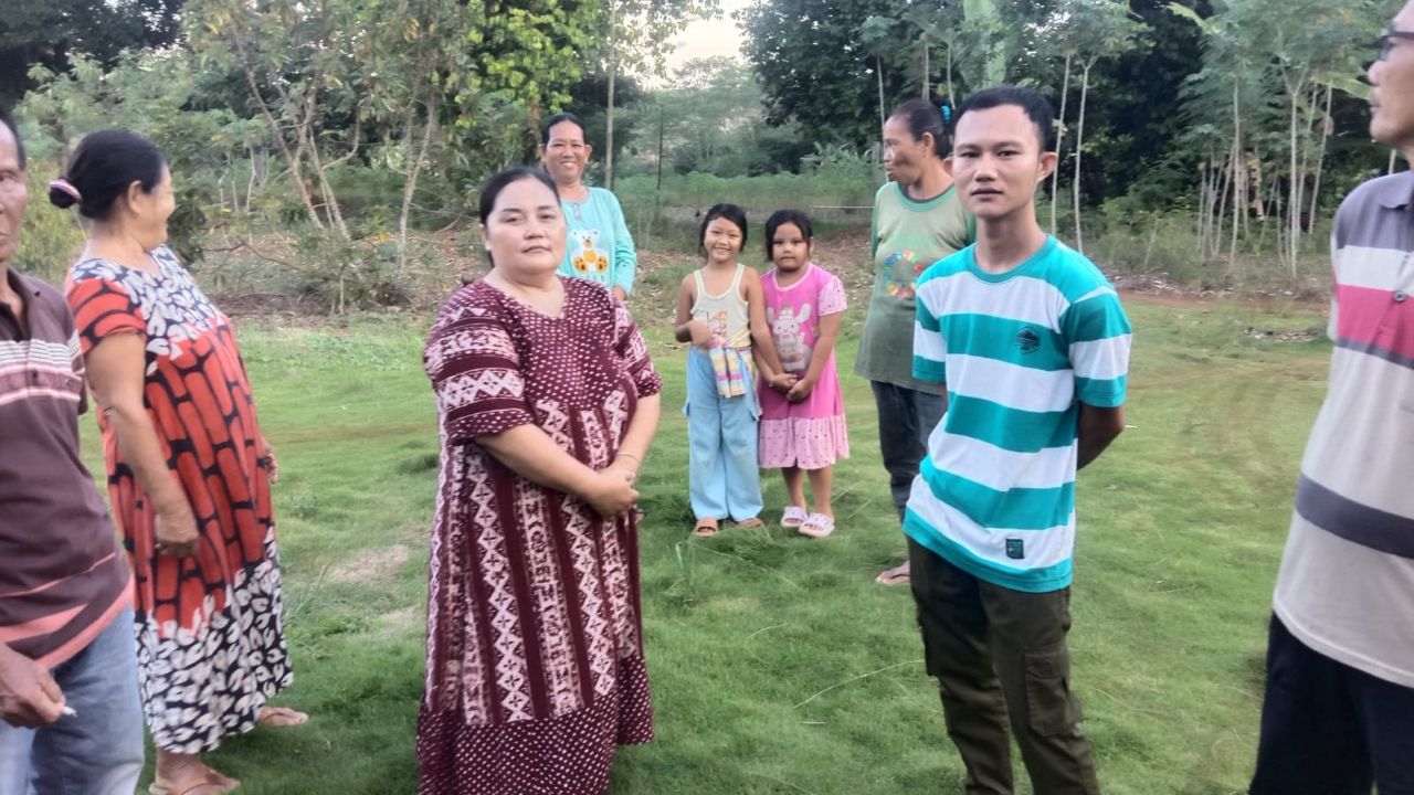 Minim Penerangan, Warga Desa Cempaka Timur Harap Perluasan Jaringan PLN Segera Rampung