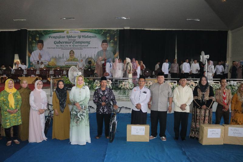 Gubernur Arinal Hadiri Pengajian Akbar di Kabupaten Mesuji dan Berikan Sejumlah Bantuan