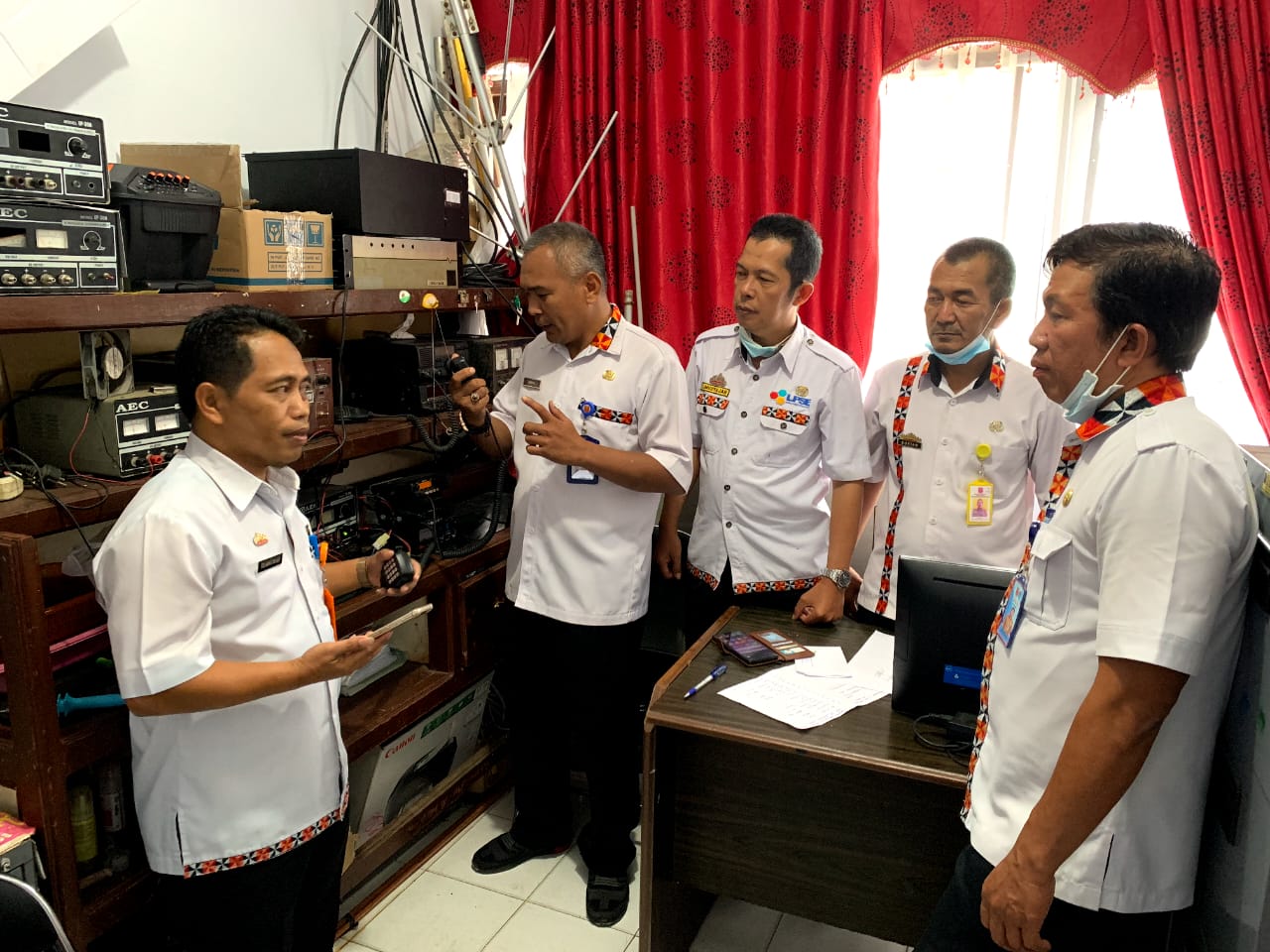 Diskominfo Lambar Monitoring 15 Petugas Radio Kecamatan 