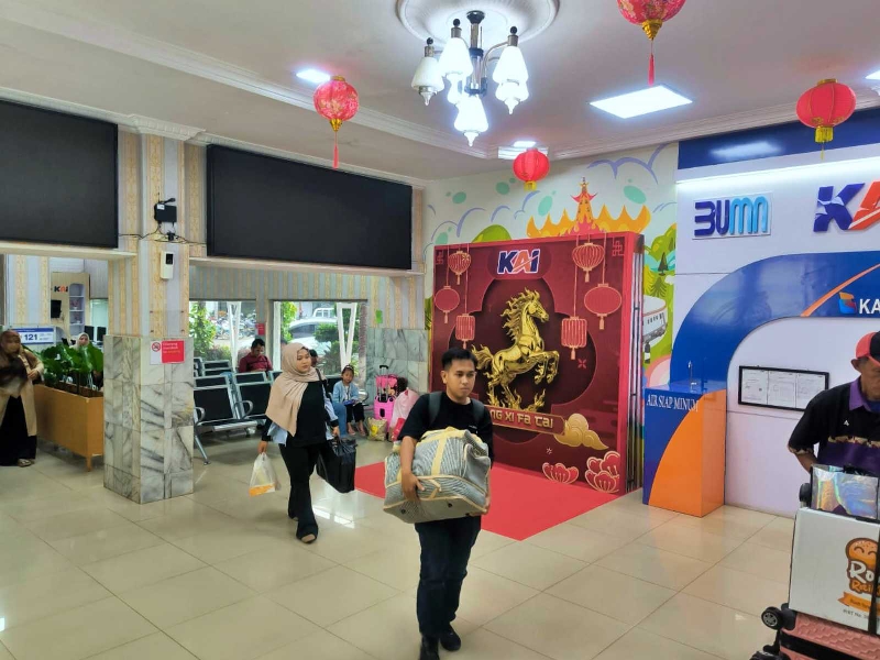 Libur Imlek 2026, Penumpang KA Rajabasa dan Kualastabas Meningkat Tajam