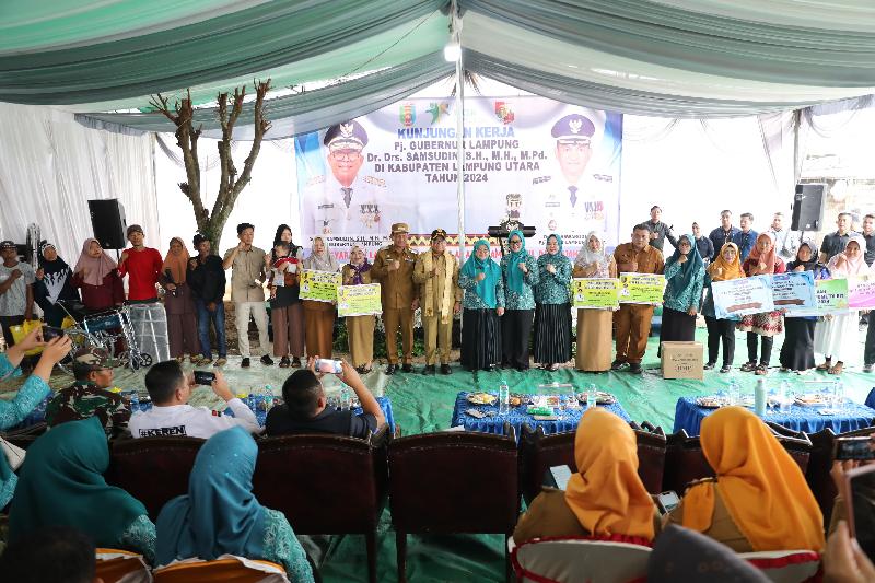 Pj Gubernur Lampung Resmikan Videotron dan Saksikan Penyerahan CSR di Lampung Utara