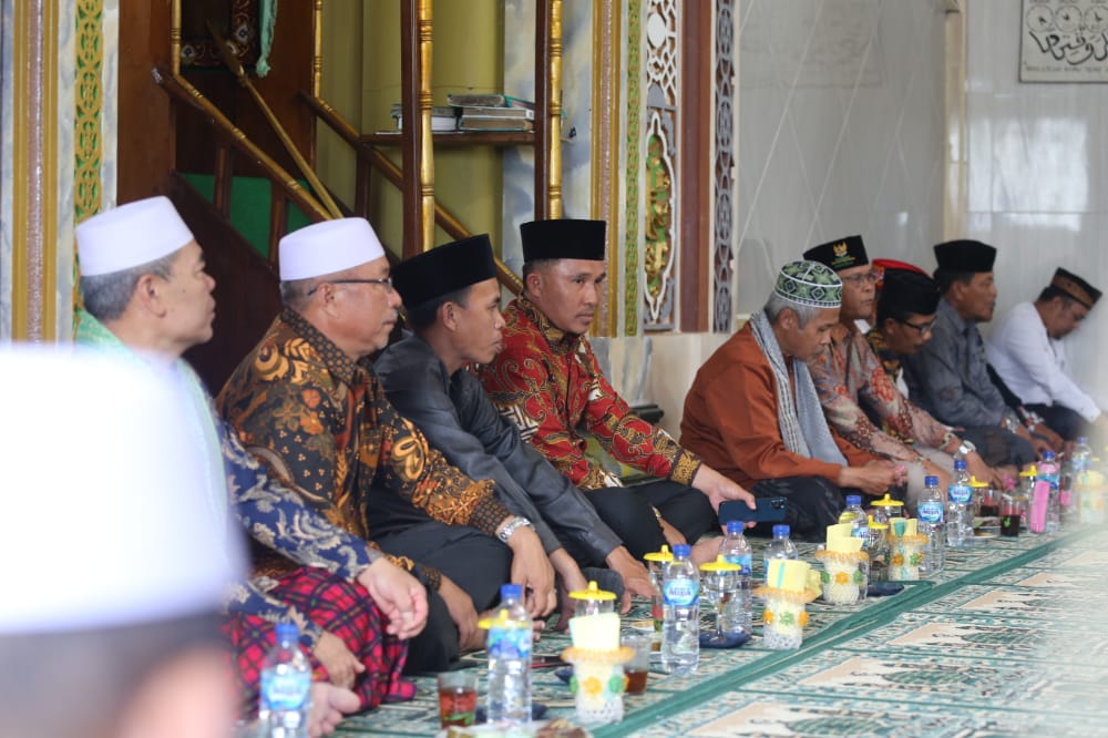 Hadiri Maulid Nabi di Pekon Sukananti, Parosil Pamitan Akan Akhiri Jabatan 