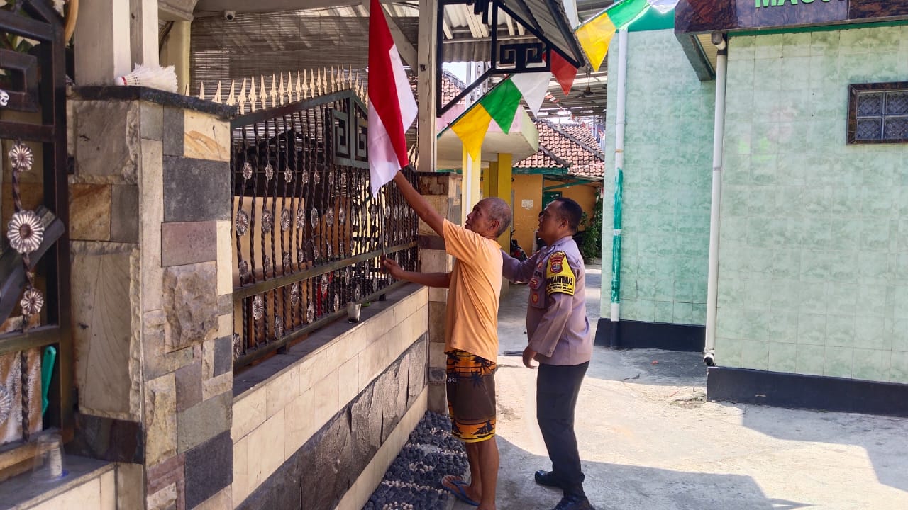 Polresta Bandar Lampung Imbau Warga Kibarkan Merah Putih, Bukan Bendera One Piece