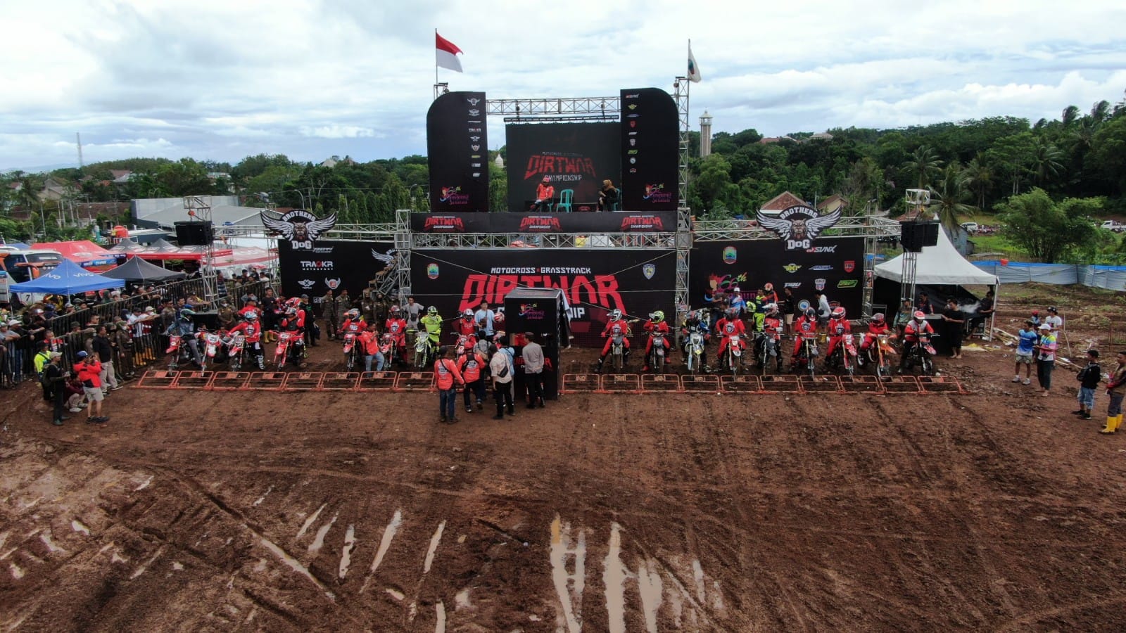 Sirkuit Way Ragom Kalianda Dipenuhi Pecinta Grasstrack dan Motocross