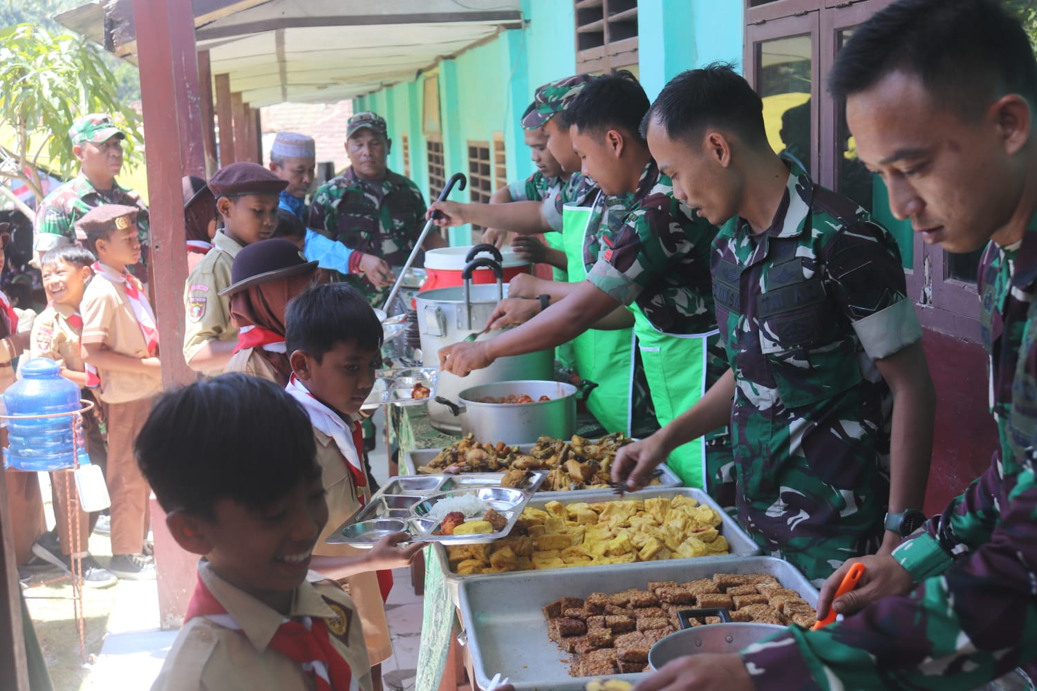 Tingkatkan Gizi Anak, Program Dapur Masuk Sekolah Akan Digelar Setiap Minggu di Jajaran Korem Gatam 