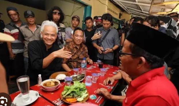 Berkunjung ke Lampung, Ganjar Pranowo Makan Bersama Sopir Angkot di Terminal Rajabasa