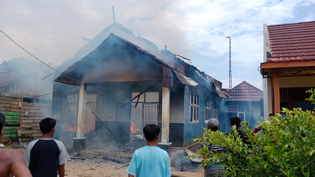 Total Kerugian Kebakaran Balai Pekon Way Haru Capai Rp900 Juta Lebih