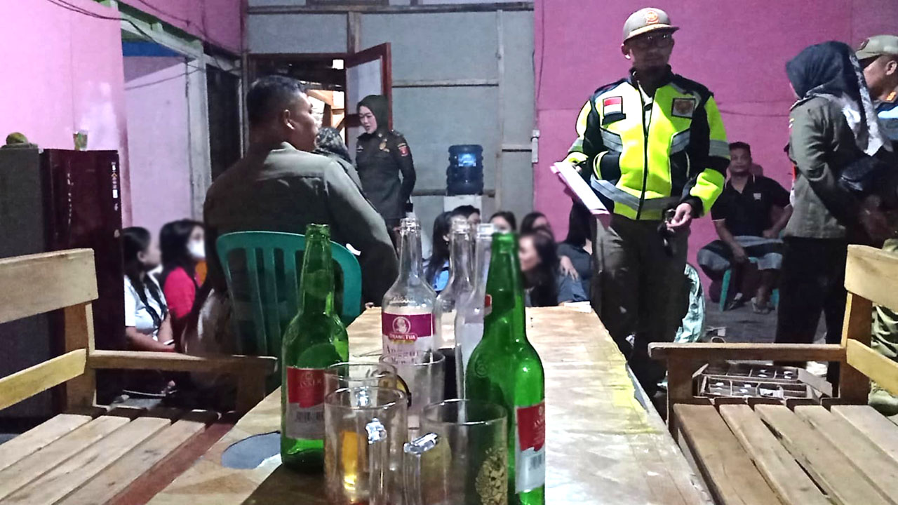 Jerambah Digerebek, Satpol PP Bongkar Sarang Miras dan Prostitusi