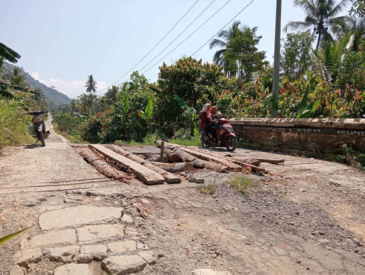 Penanganan Ruas Jalan Suka Marga-Tugu Ratu, Pemkab Lampung Barat Usulkan Rp20 Miliar dari Dana Inpres 