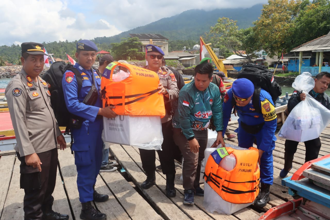 Begini Cara Polisi Kawal Penyaluran Logistik Pilkada Lampung ke Pulau Terluar