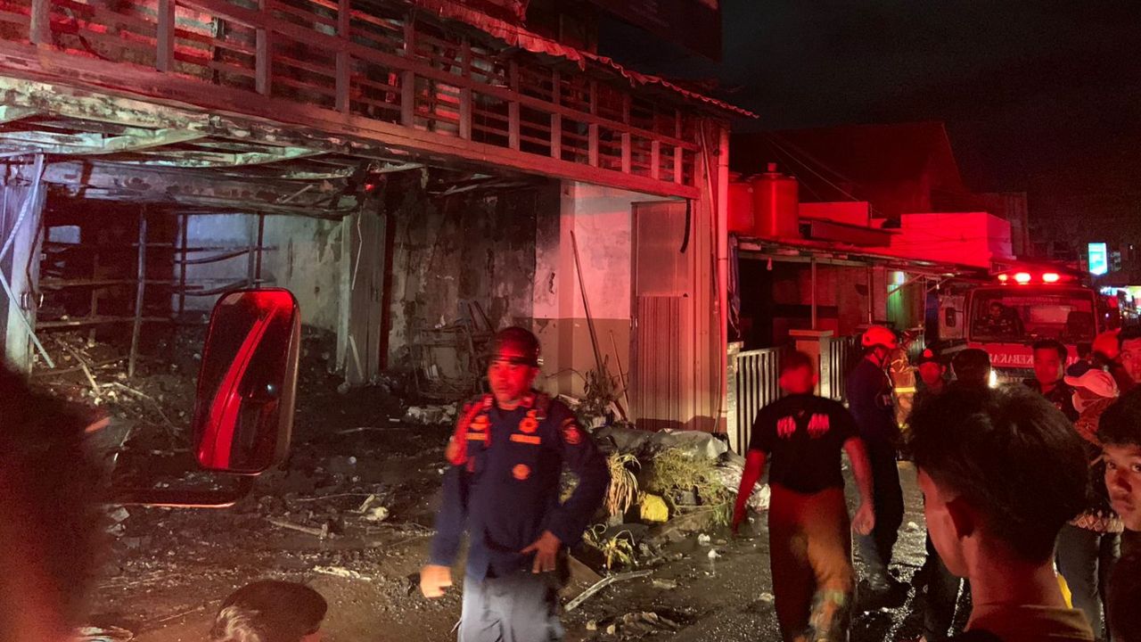 Korsleting Genset Diduga Picu Kebakaran Hebat di Bengkel Krisna Motor, Kerugian Capai Rp8 Miliar