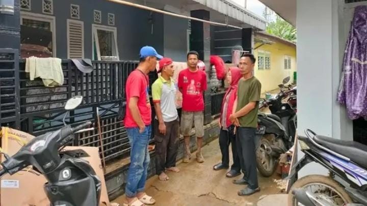 Wakil Ketua DPRD Lampung Tinjuan dan Salurkan Bantuan Korban Banjir di Panjang
