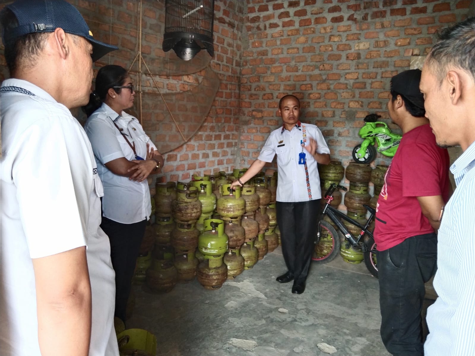 Respon Keluhan Masyarakat Kelangkaan dan Mahalnya Harga LPG, Polres dan Pemkab Lampung Barat Turunkan Tim