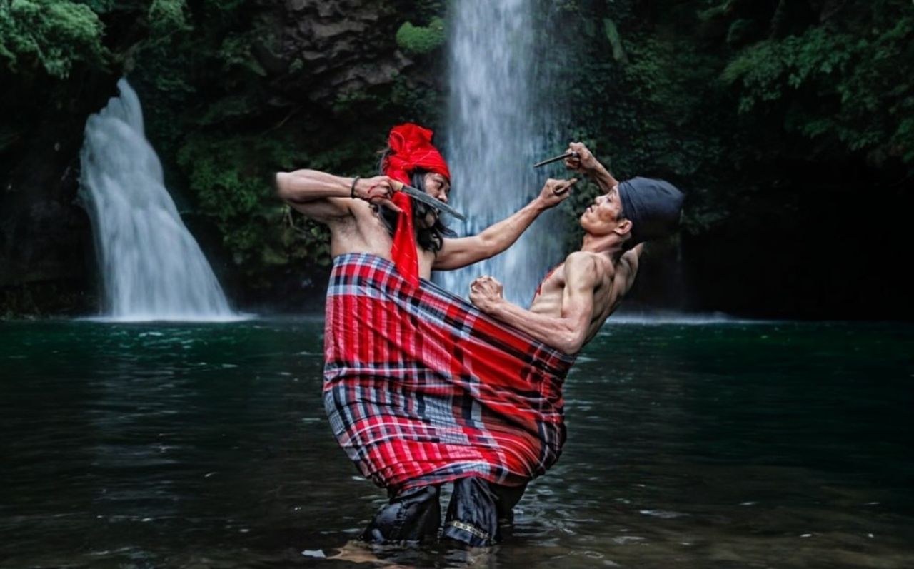 Sigajang Laleng Lipa, Tradisi Unik dan Ekstrem dari Sulawesi Selatan