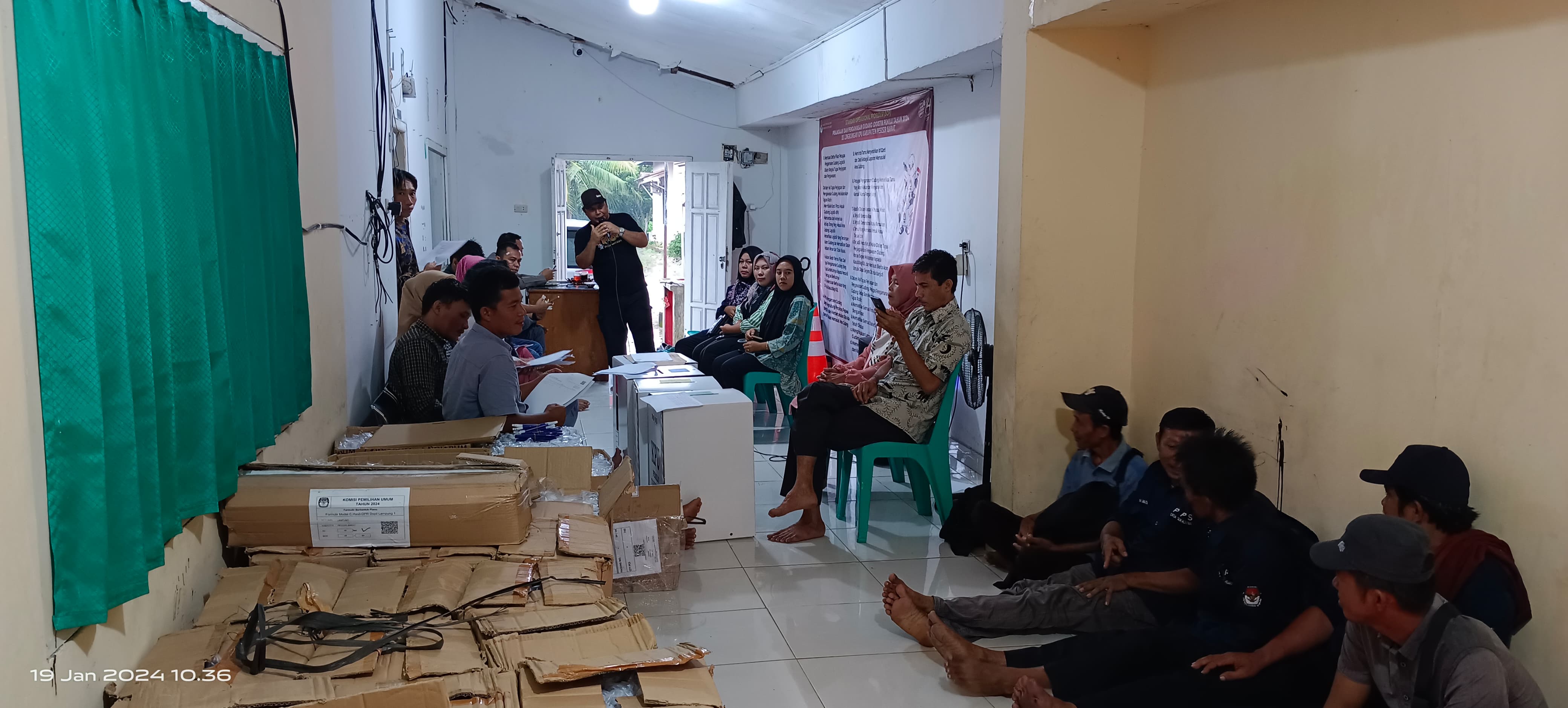 KPU Pesisir Barat Mulai Packing Logistik Pemilu 2024