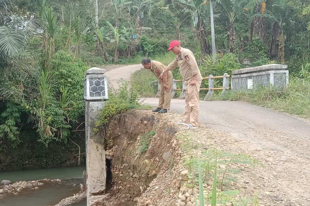 Cegah Abrasi Sungai Way Umpu, Warga Desak Pemkab Lambar Bangun Talud