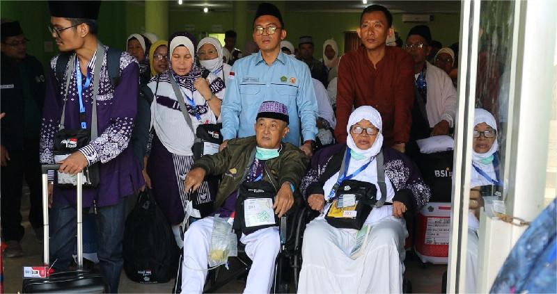 Ratusan Calon Jamaah Haji Asal Bandar Lampung Berangkat Perdana dari Asrama Haji Lampung