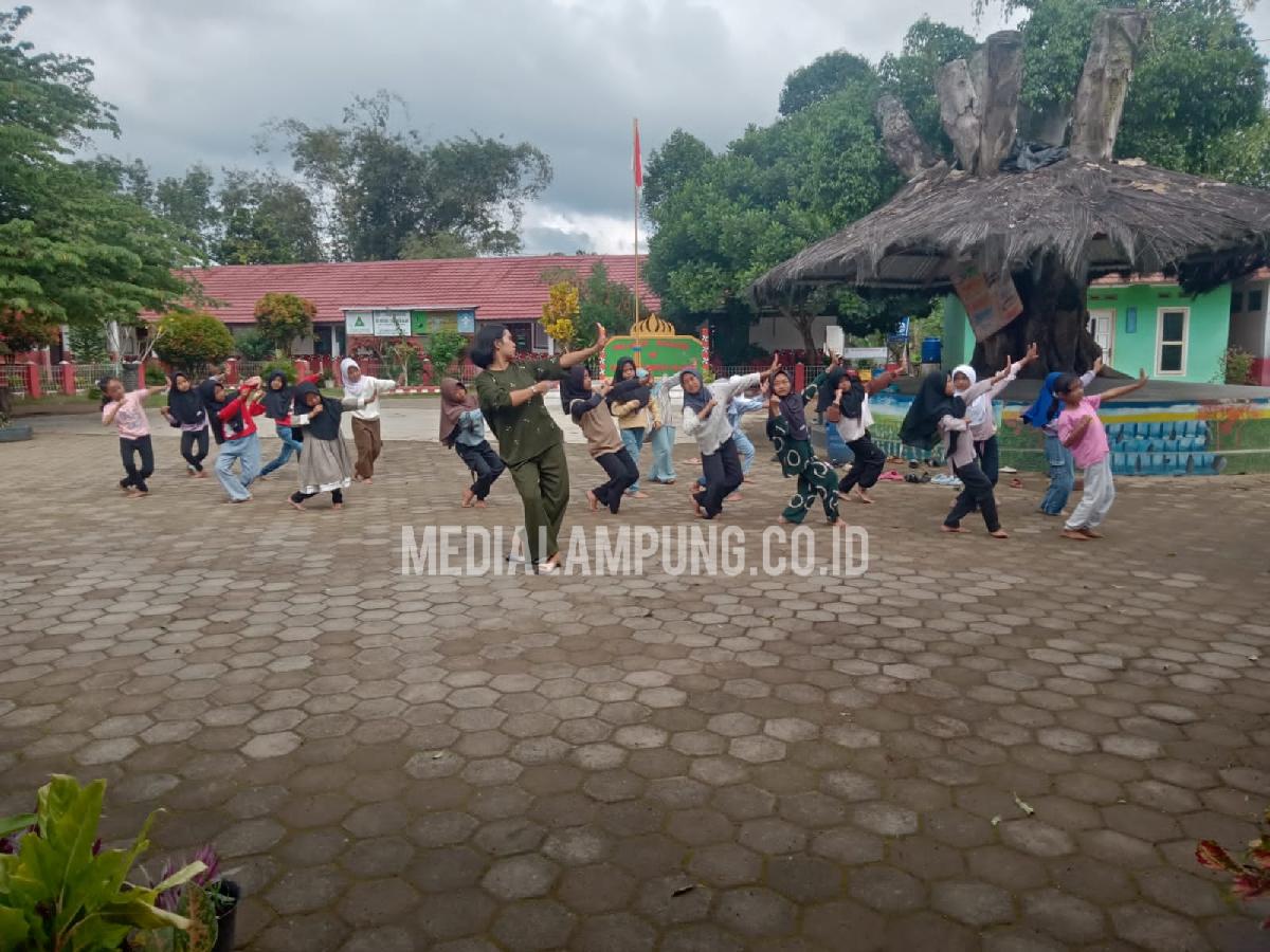 Manfaatkan Libur Sekolah, Siswa SDN 1 Sumber Alam Giatkan Latihan Seni 