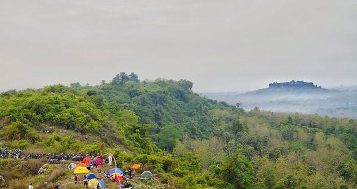Bukit Larangan Panceng, Menikmati Panorama Hijau dari Ketinggian Gresik
