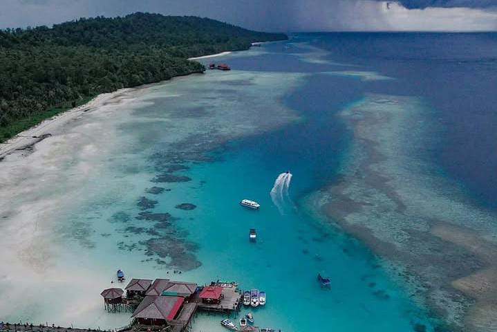 Maratua, Permata Tenang di Ujung Utara Indonesia