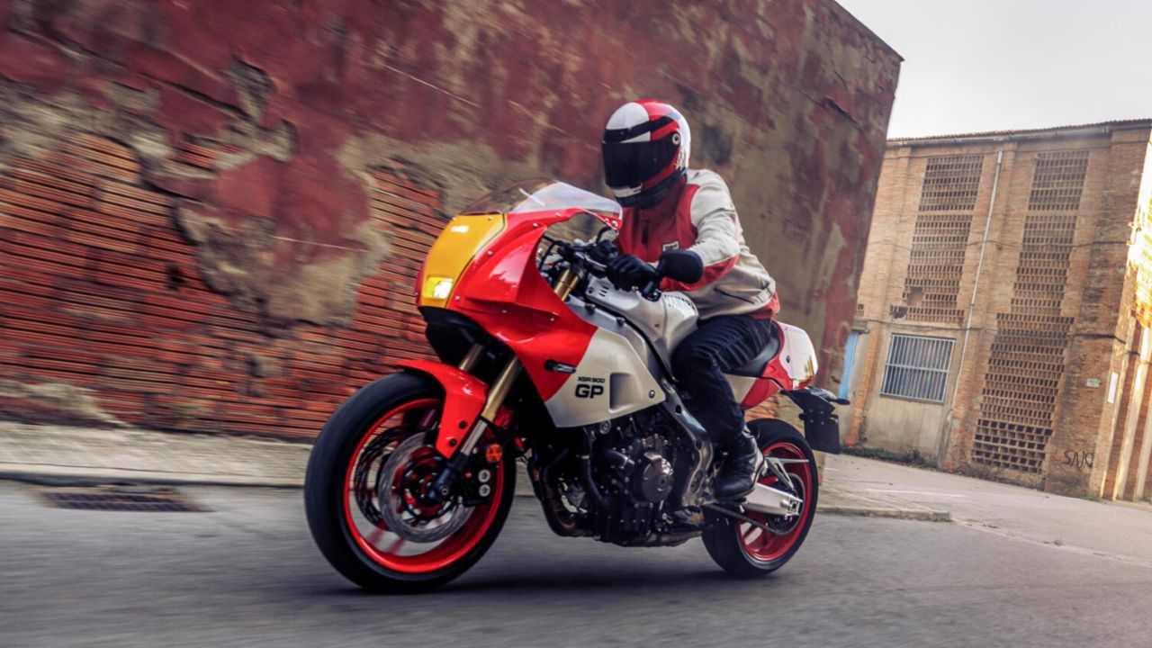 Yamaha XSR900 GP: Sport Heritage Bergaya Balap Klasik, Performa Modern