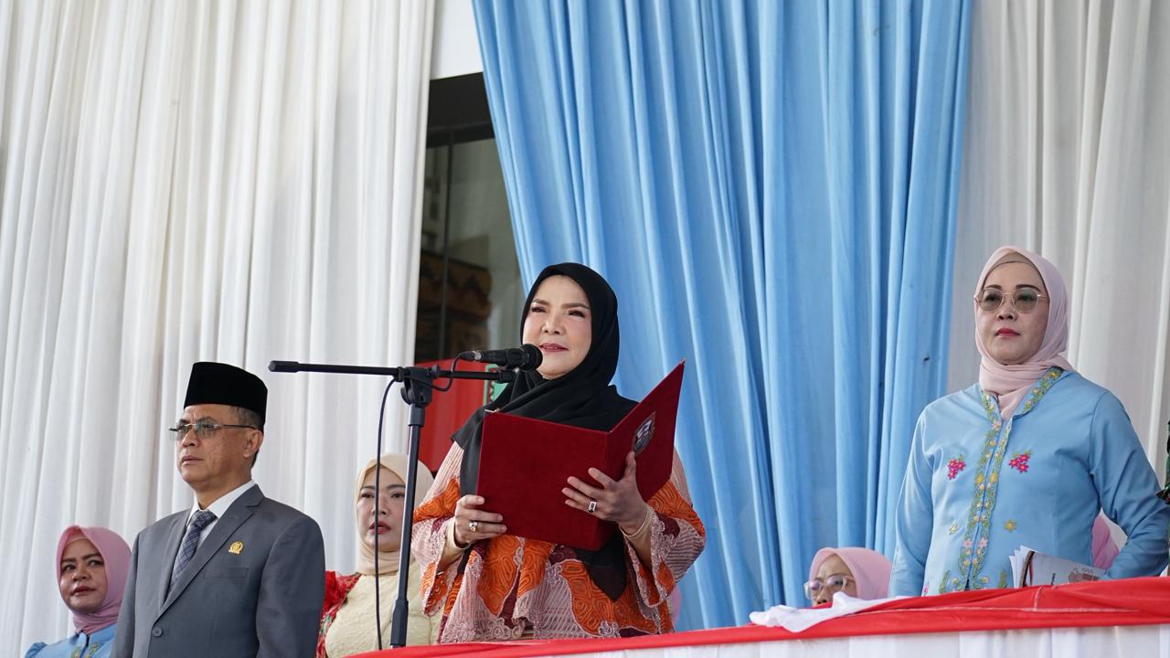 Puisi Ibu Menggetarkan Hati, Eva Dwiana Tak Kuasa Menahan Haru di Peringatan Hari Ibu