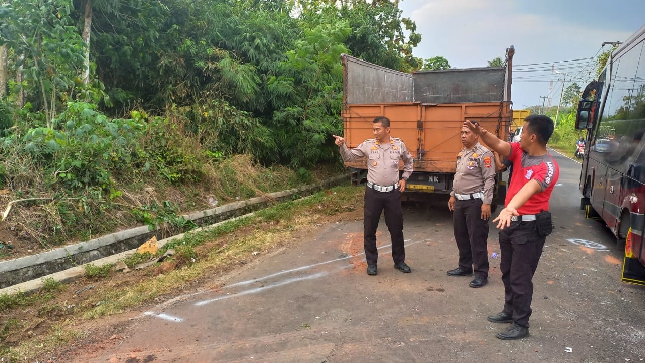 Kecelakaan Maut Libatkan Tiga Kendaraan di Kotabumi Selatan, Satu Orang Tewas di Tempat