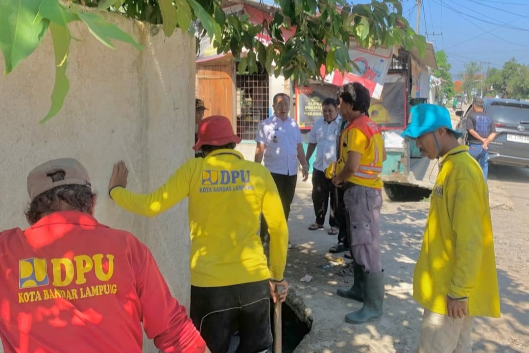 Camat Sukarame Tinjau Normalisasi Siring di Bandar Lampung