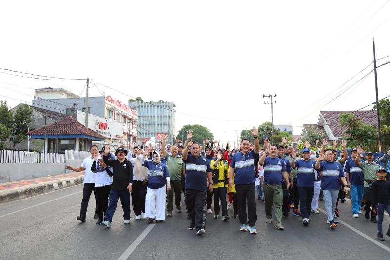 Gubernur Arinal Pimpin Jalan Sehat Dalam Peringatan HKN Bersama Ribuan Masyarakat